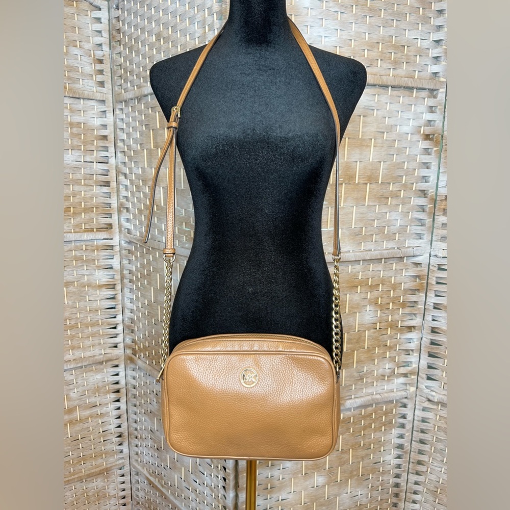 MICHAEL KORS CROSSBODY | Tan Pebble Leather